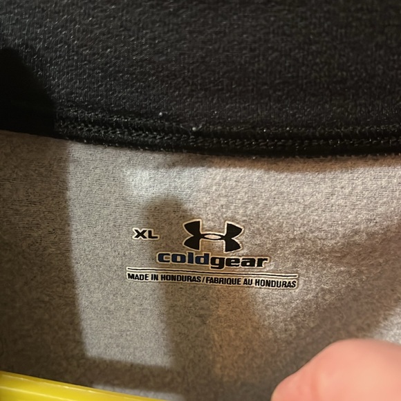 Under Armour Coldgear quarter zip women xl 
Great Condition - Picture 2 of 5
